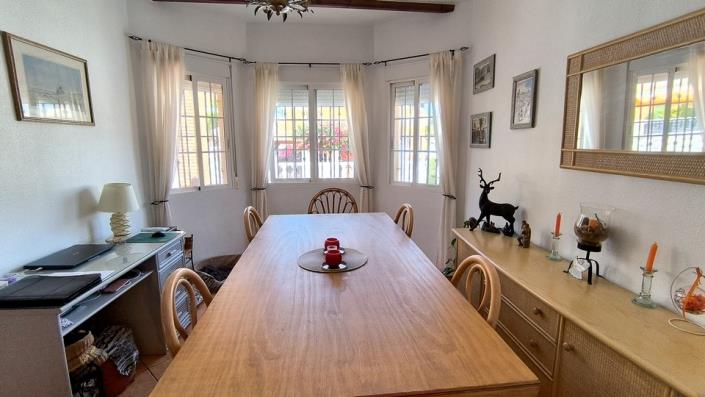 Image No.6-2 Bed Villa / Detached for sale