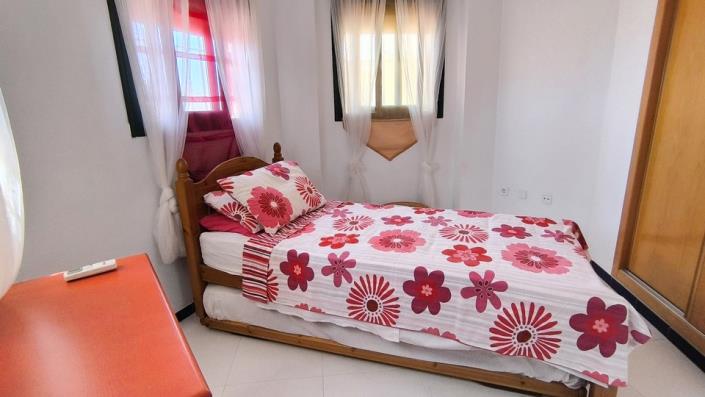 Image No.14-3 Bed Townhouse for sale