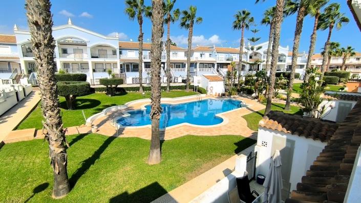 Image No.25-3 Bed Townhouse for sale