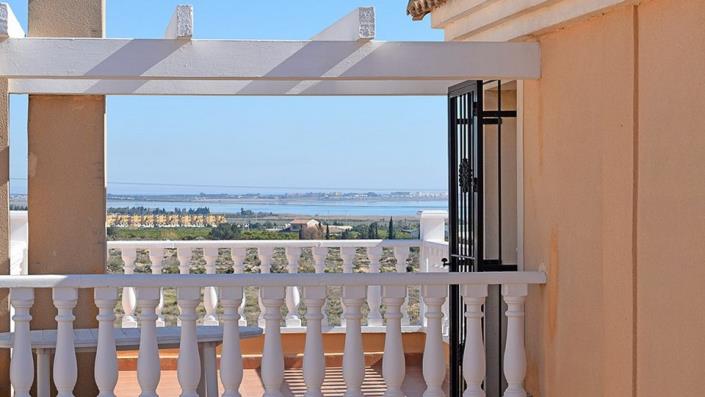 Image No.20-3 Bed Villa / Detached for sale