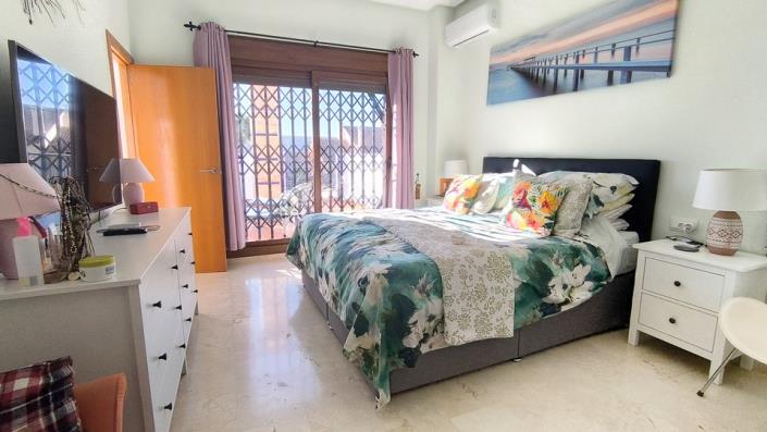 Image No.21-3 Bed Villa / Detached for sale