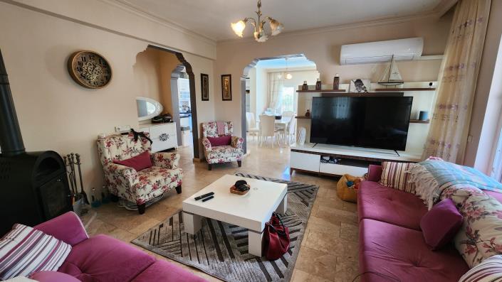 Image No.11-7 Bed Villa for sale