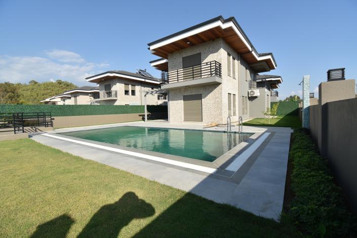 Image No.3-4 Bed Villa for sale