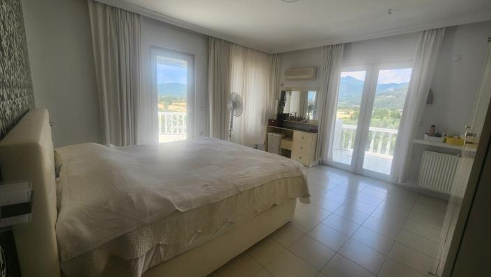 Image No.15-5 Bed Villa for sale