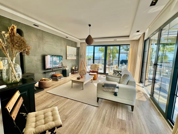 Image No.10-3 Bed Villa for sale