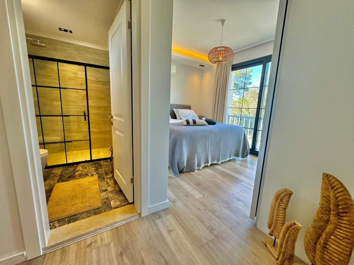 Image No.18-3 Bed Villa for sale