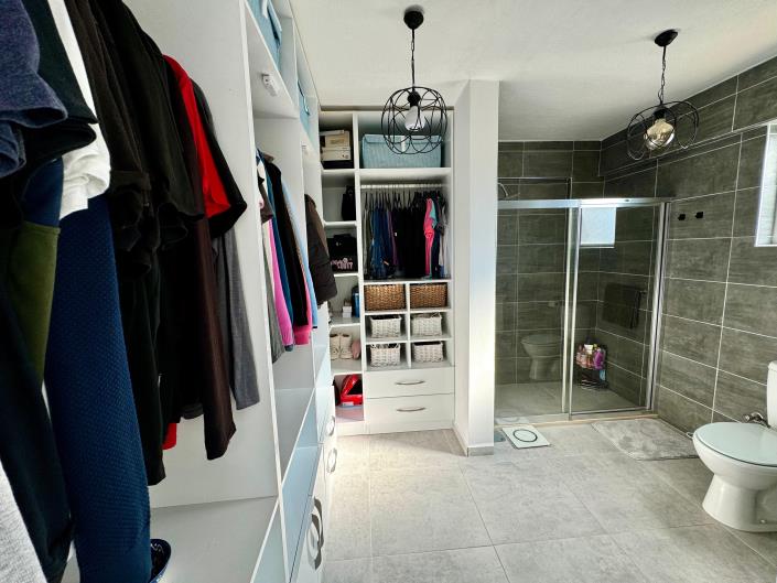 Image No.24-5 Bed Villa for sale