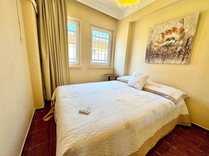 Image No.11-3 Bed Semi-Detached for sale