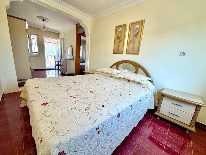 Image No.14-3 Bed Semi-Detached for sale