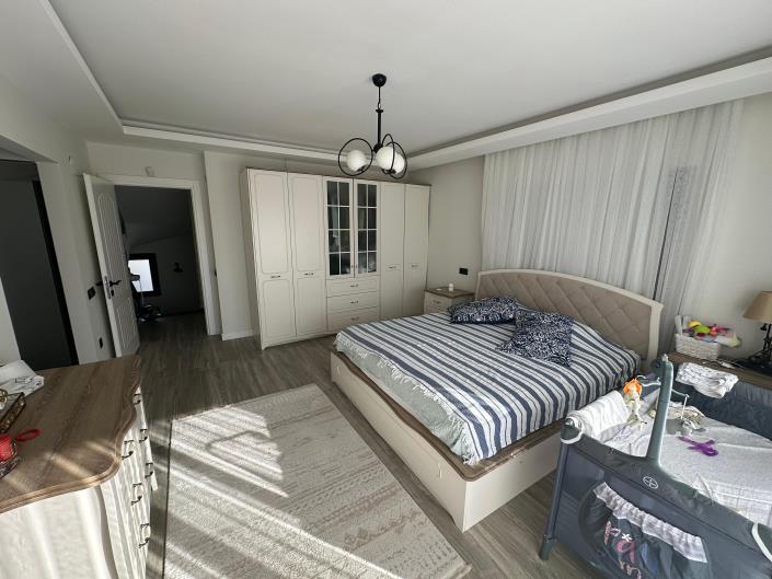 Image No.9-4 Bed Semi-Detached for sale