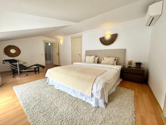 Image No.18-4 Bed Apartment for sale