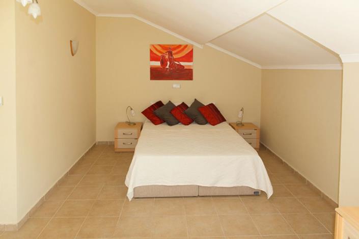 Image No.13-3 Bed Apartment for sale