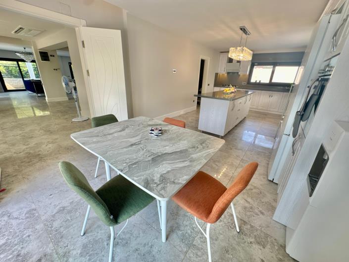 Image No.15-4 Bed Villa for sale