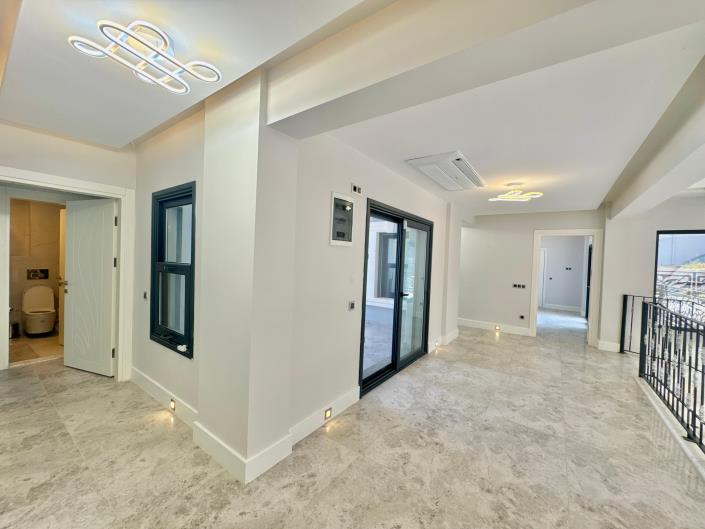 Image No.19-4 Bed Villa for sale