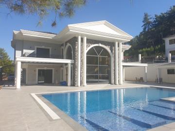 1 - Uzumlu, Villa