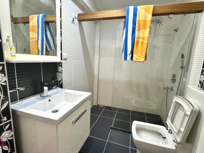 Image No.16-4 Bed Apartment for sale