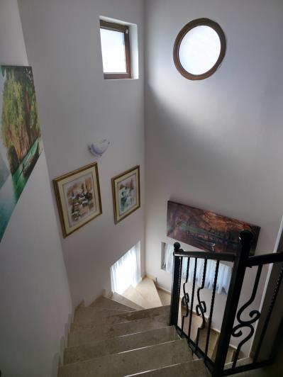 Image No.10-4 Bed Villa for sale