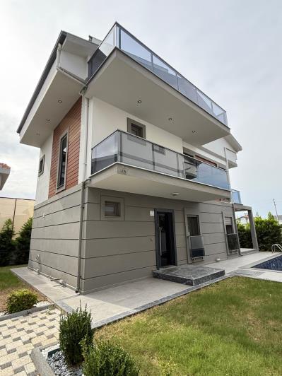 Image No.2-4 Bed Villa for sale