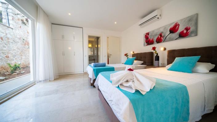 Image No.38-5 Bed Villa for sale