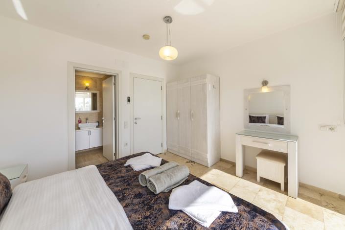 Image No.27-3 Bed Apartment for sale