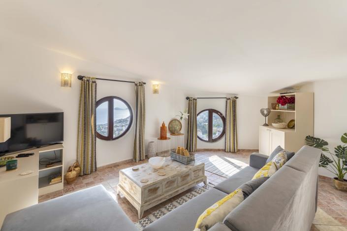 Image No.24-2 Bed Apartment for sale