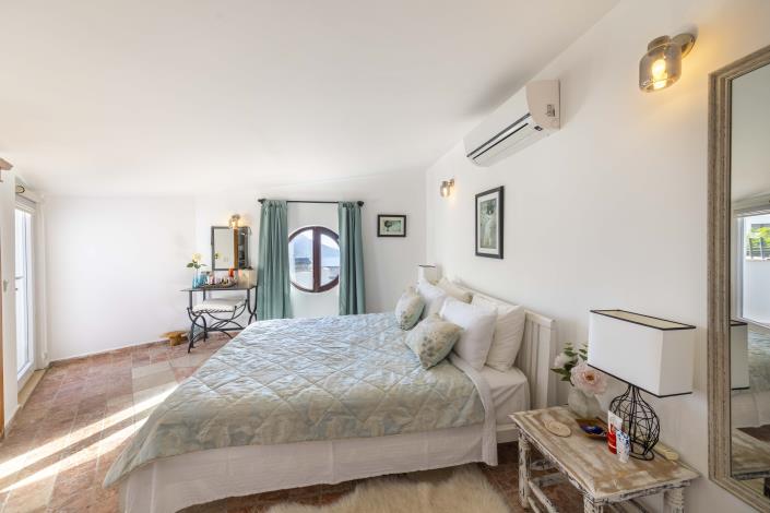 Image No.28-2 Bed Apartment for sale