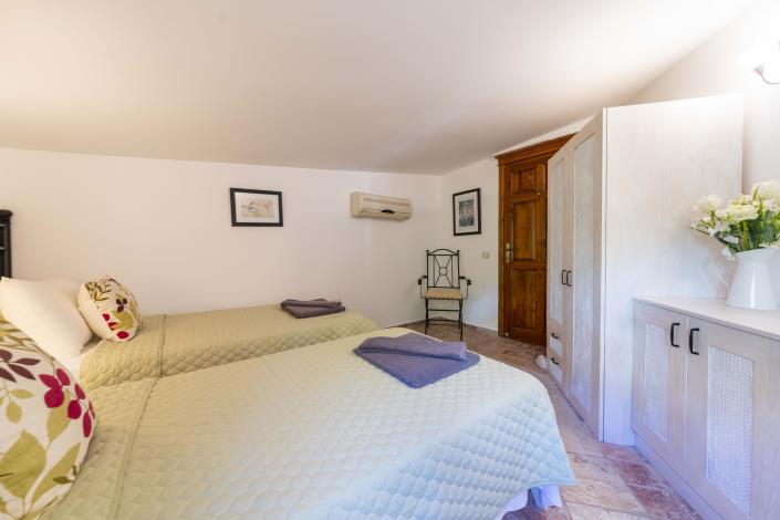 Image No.32-2 Bed Apartment for sale