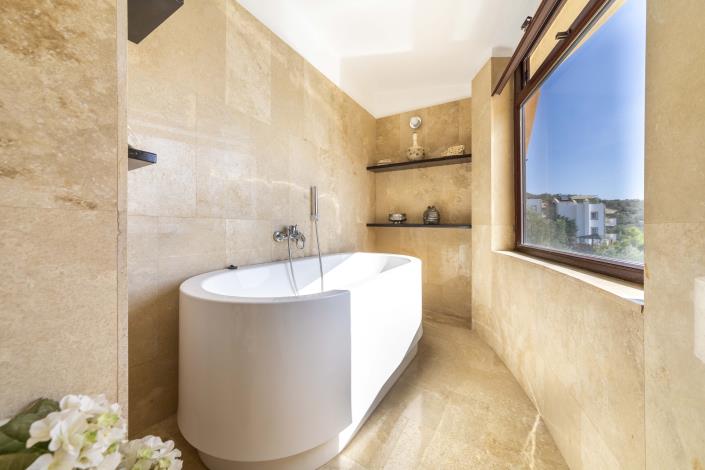 Image No.44-5 Bed Villa for sale