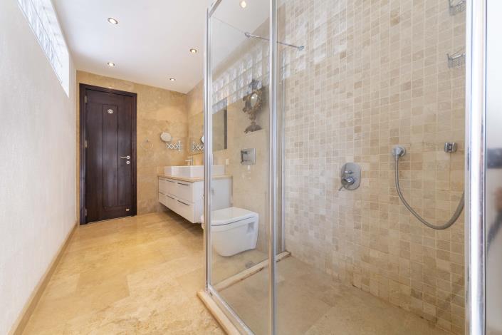 Image No.45-5 Bed Villa for sale