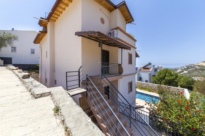 Image No.10-3 Bed Apartment for sale