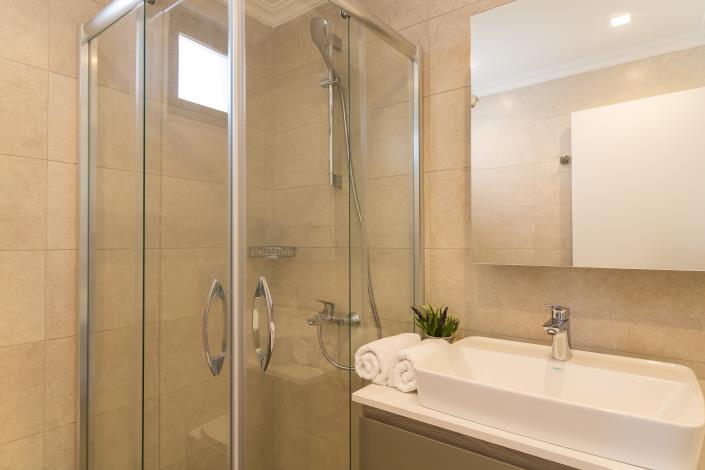 Image No.47-5 Bed Villa for sale