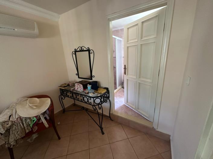 Image No.13-4 Bed Villa for sale