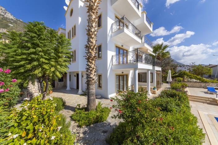 Image No.17-3 Bed Apartment for sale