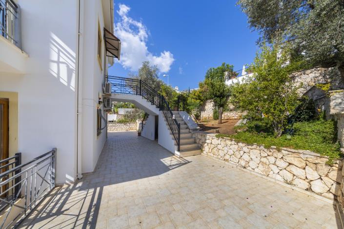 Image No.22-3 Bed Apartment for sale