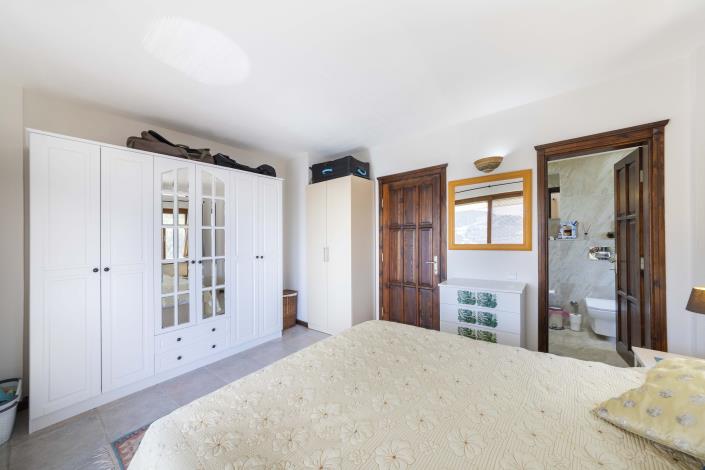 Image No.50-3 Bed Apartment for sale