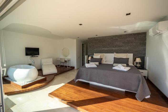 Image No.27-5 Bed Villa for sale