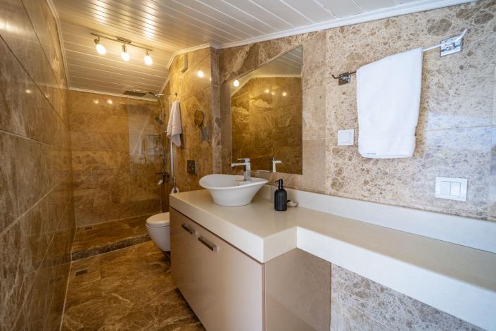 Image No.32-5 Bed Villa for sale