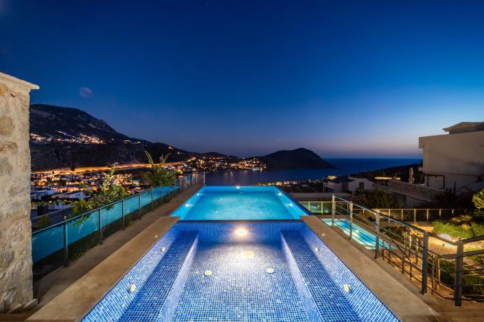 Image No.2-5 Bed Villa for sale