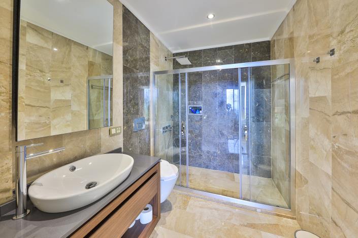 Image No.38-5 Bed Villa for sale