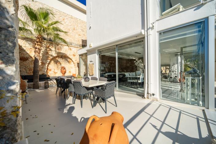 Image No.10-3 Bed Villa for sale