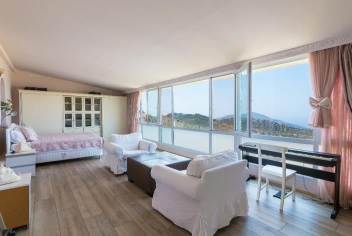 Image No.8-5 Bed Villa for sale