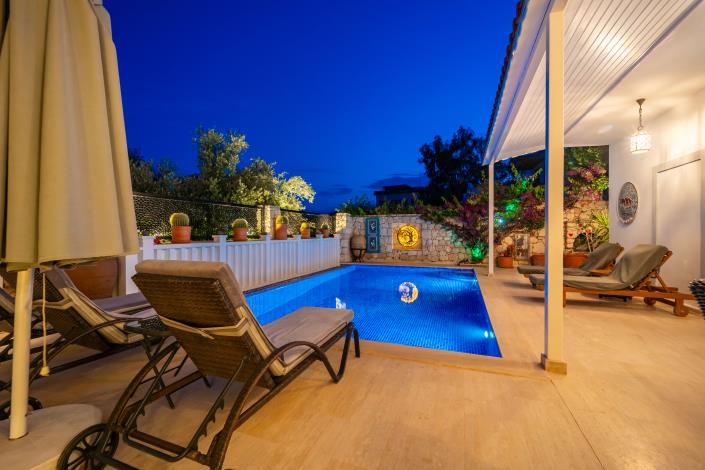 Image No.2-5 Bed Villa for sale