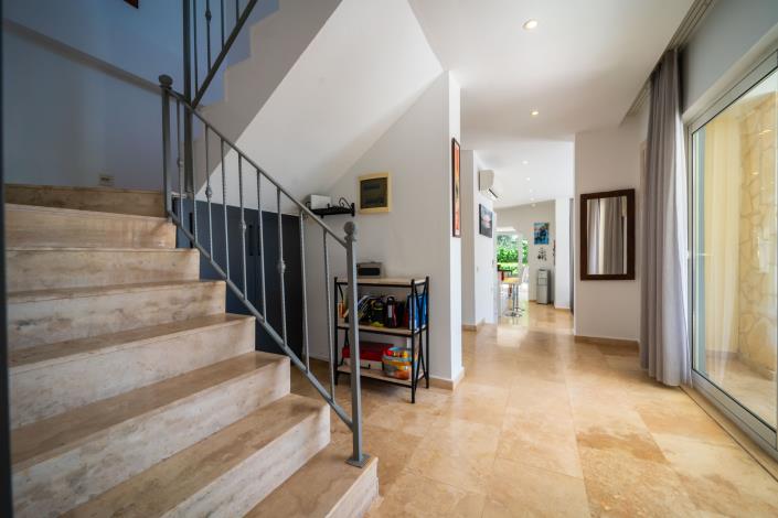 Image No.26-5 Bed Villa for sale