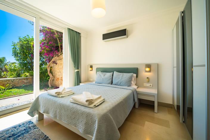 Image No.10-3 Bed Villa for sale