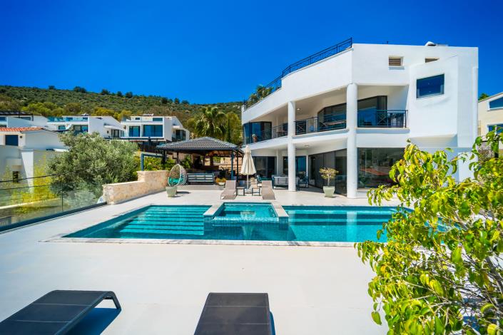 Image No.9-6 Bed Villa for sale