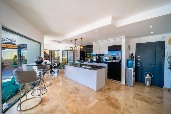 Image No.20-6 Bed Villa for sale