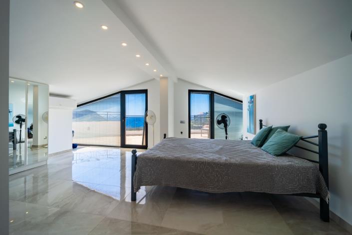 Image No.36-6 Bed Villa for sale