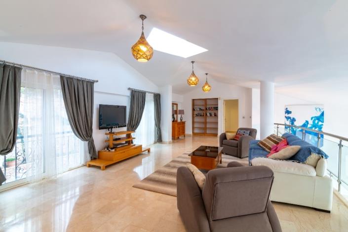 Image No.30-9 Bed Villa for sale