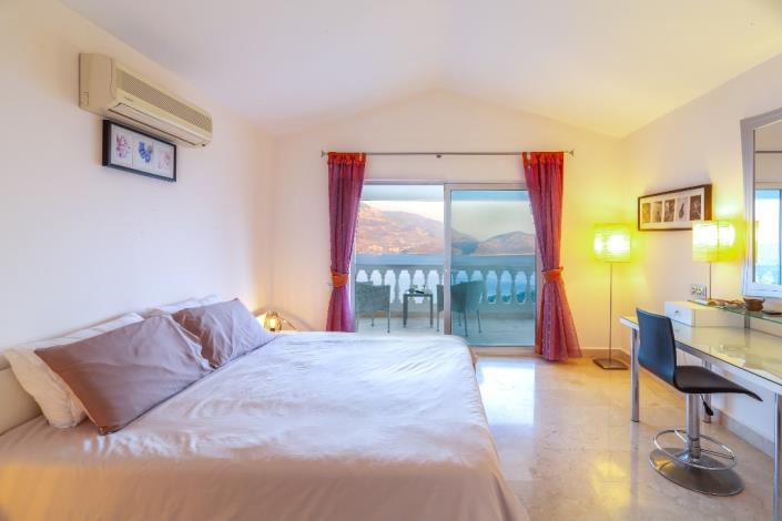 Image No.32-9 Bed Villa for sale