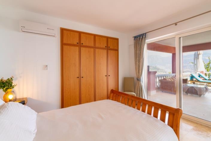 Image No.35-9 Bed Villa for sale